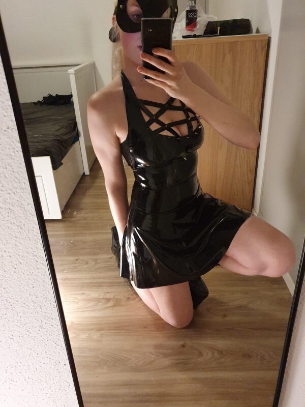 Кира - Индивидуалка Питера +7(981)136-33-84