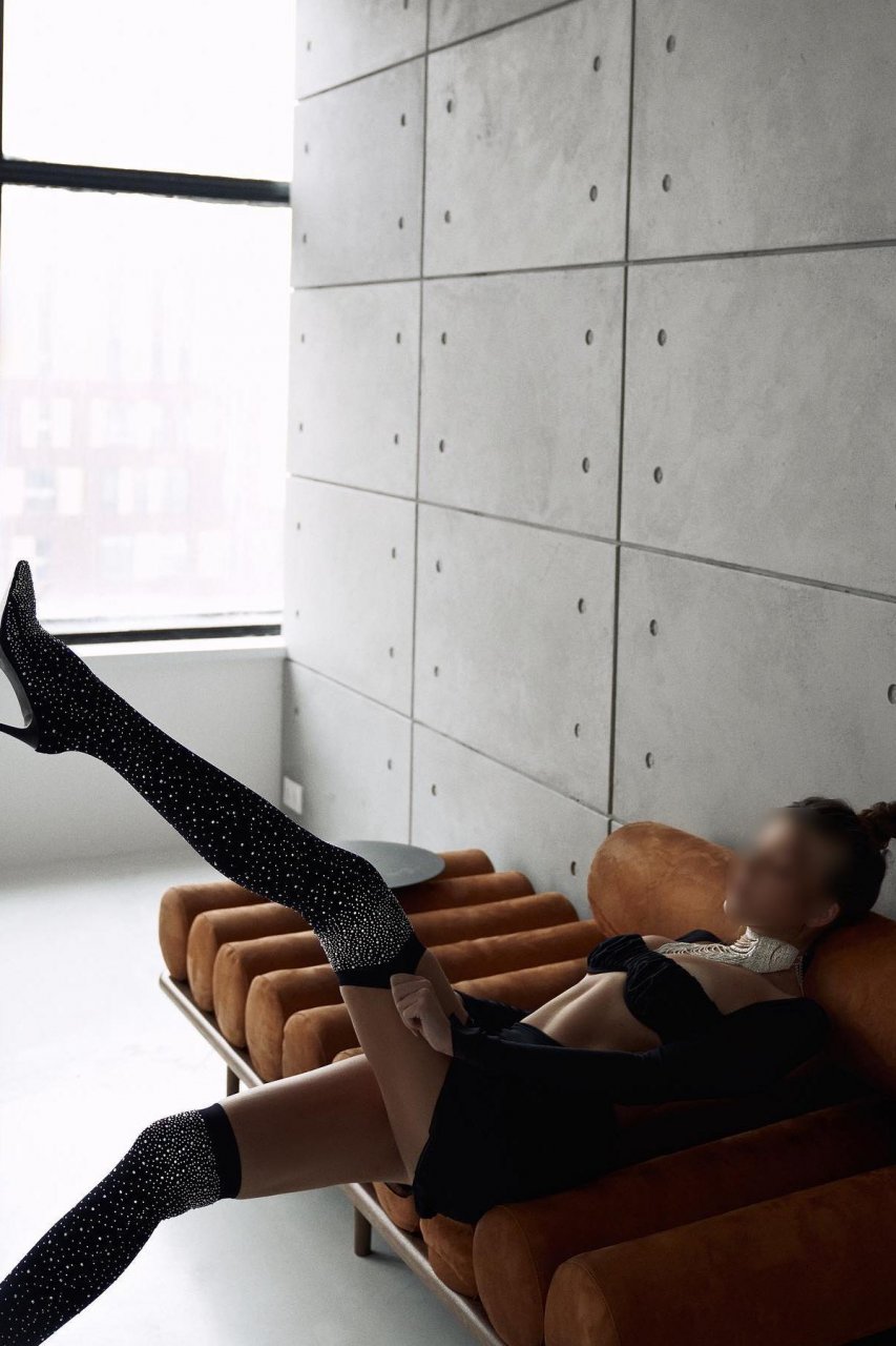 Валя - Индивидуалка Питера +79990281458